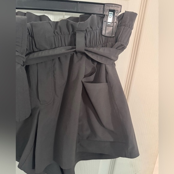 Athleta Skyline Short II Tie Waist Women’s Black Size 4 - Picture 4 of 13